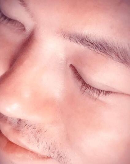 可能要美過楊冪？高曉松曬自拍夸贊自己睫毛長