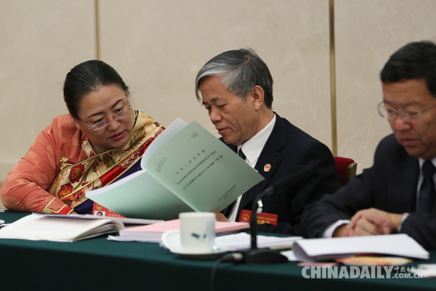 青海代表團(tuán)全體會議向媒體開放