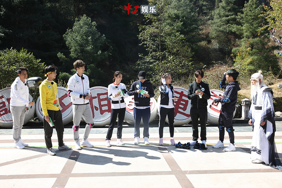 《二十四小時》大張偉無心任務賞美景 陳坤煲雞湯遭 “神補刀”[組圖]