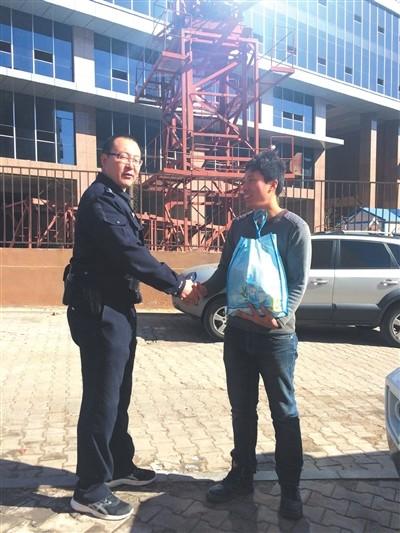 心真大！男子錯將17萬現金當垃圾丟掉