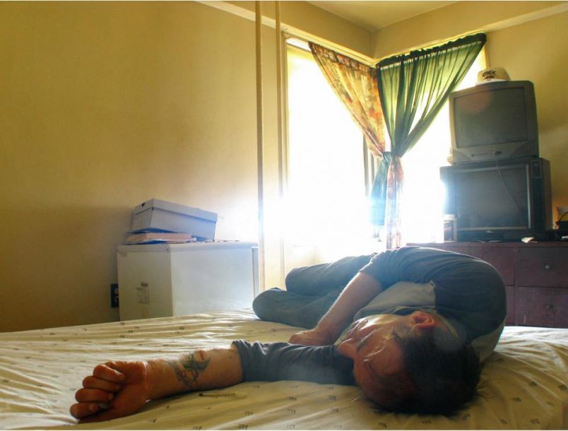 震撼的自拍：知名攝影師深陷毒癮全過(guò)程