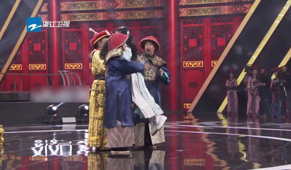 《紀曉嵐》17年后重聚 “杜小月”深情擁抱王剛