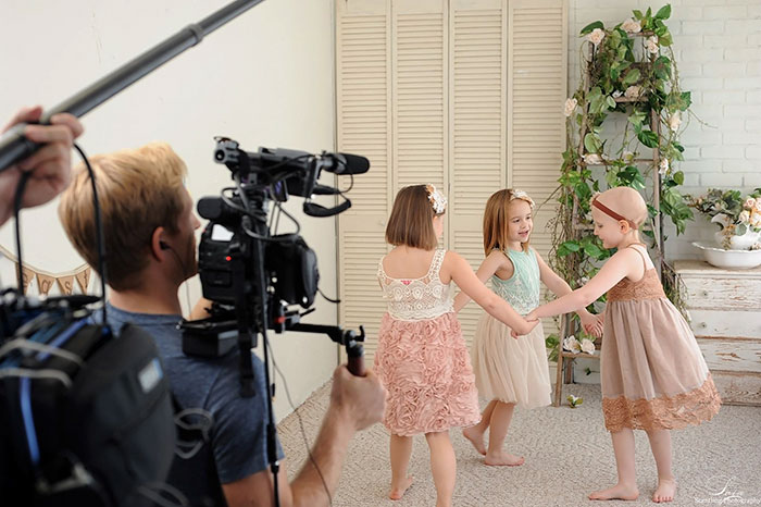 三個患癌女孩時隔三年同拍抗癌照片