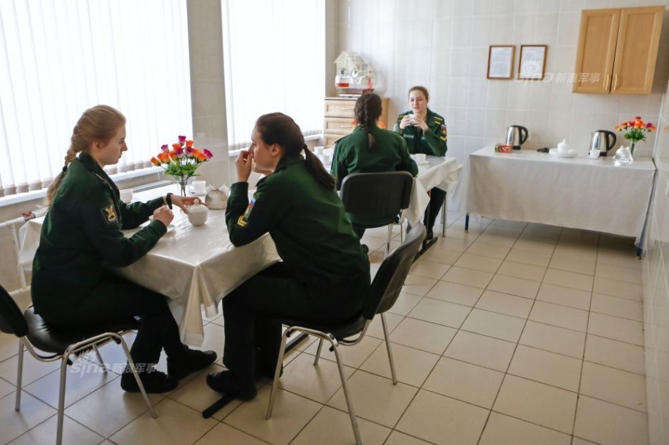 高顏值高材生！俄航天學(xué)院培養(yǎng)美女間諜讀圖員