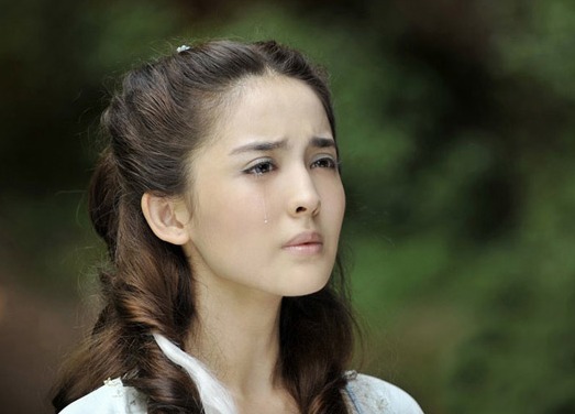 45度角度扒娛圈美顏：楊冪下巴干癟李沁美嘴滿分