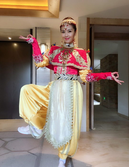 劉濤秒變穆沙公主 網友：濤姐要多吃點！