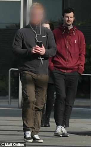 街頭實(shí)驗(yàn)：當(dāng)健身者穿著“冒犯”你會(huì)怎么做？（圖）