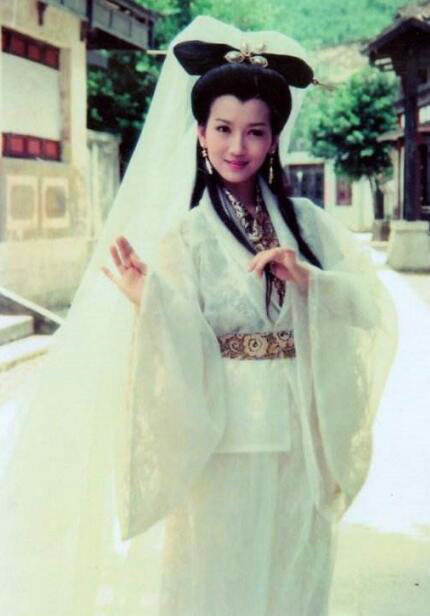 楊冪劉亦菲李若彤趙雅芝劉濤 女星白裙古裝照誰最“仙”