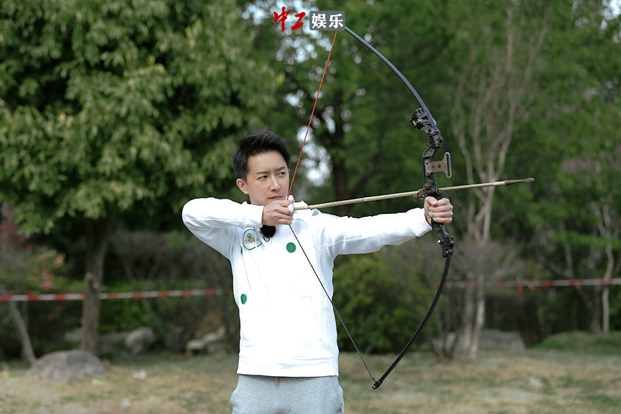 《二十四小時》“大理論劍”群雄過招 吳磊、董力“擊劍”對決