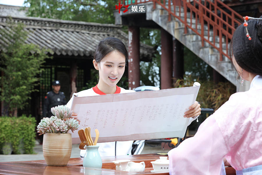 《二十四小時》“大理論劍”群雄過招 吳磊、董力“擊劍”對決