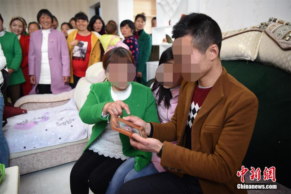 男子3歲遭拐賣 20年后與親生父母相認