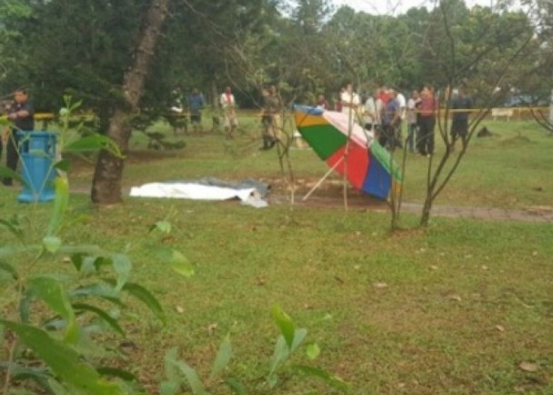 馬來西亞：夫婦結(jié)伴散步遭雷擊 雙雙身亡