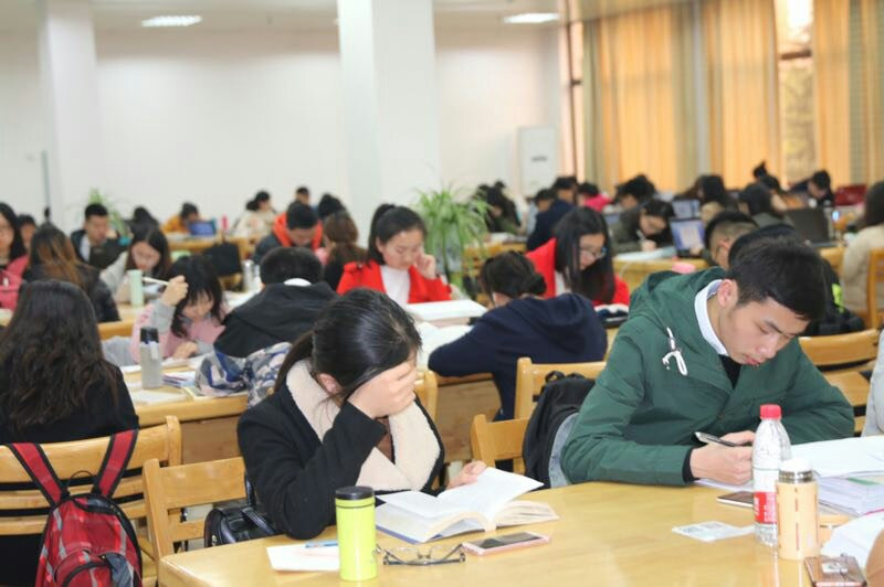 反占座神器：湖南師大圖書館推“掃碼落座”走紅校園