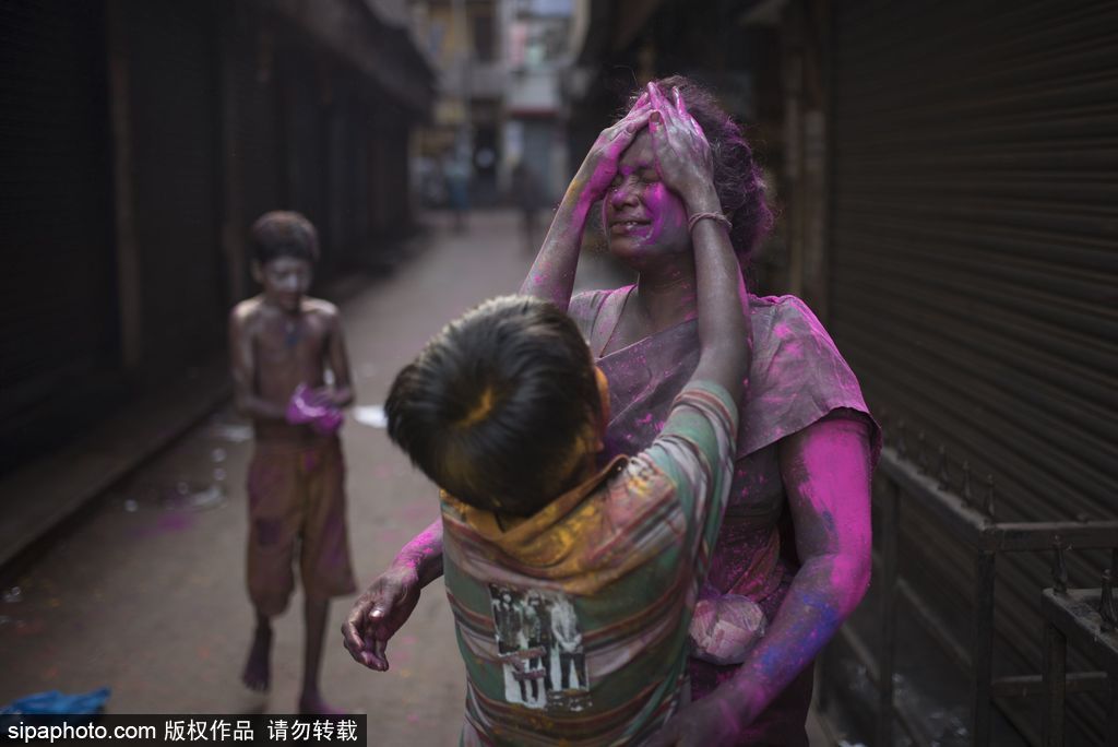 最多彩的笑臉 記錄印度金奈胡里節兒童肖像