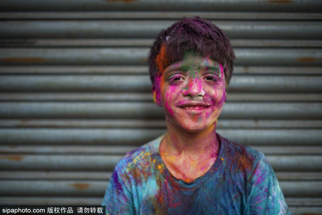 最多彩的笑臉 記錄印度金奈胡里節兒童肖像
