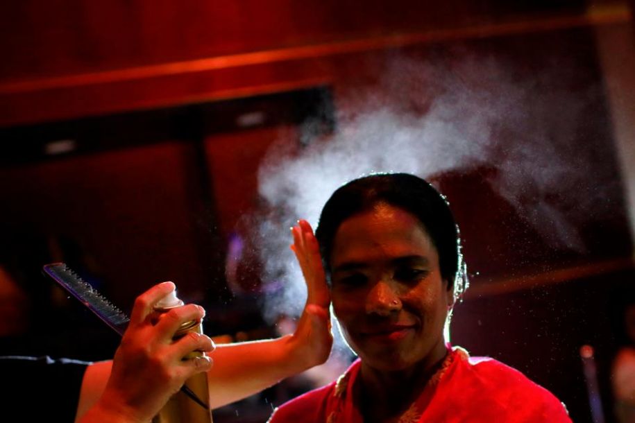 遭硫酸毀容女性走秀 重新定義美[組圖]