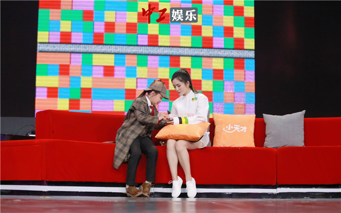 《神奇的孩子》8歲小偵探過(guò)目不忘 超強(qiáng)大腦震驚現(xiàn)場(chǎng)