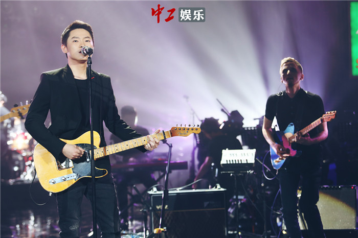 五年磨一劍，梁博《歌手》自帶樂隊(duì)唱響《靈魂歌手》