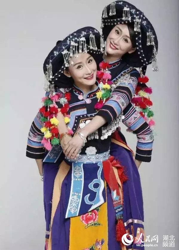 武漢雙胞胎教師被選為國際雙胞胎節(jié)形象代言人