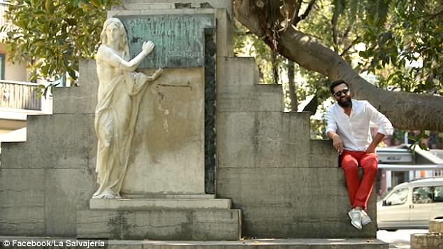 西班牙邋遢流浪漢變身“潮男”后淚崩