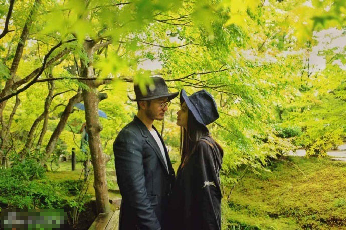 “賢惠”的男星：張杰為謝娜發聲 黃曉明減工陪baby