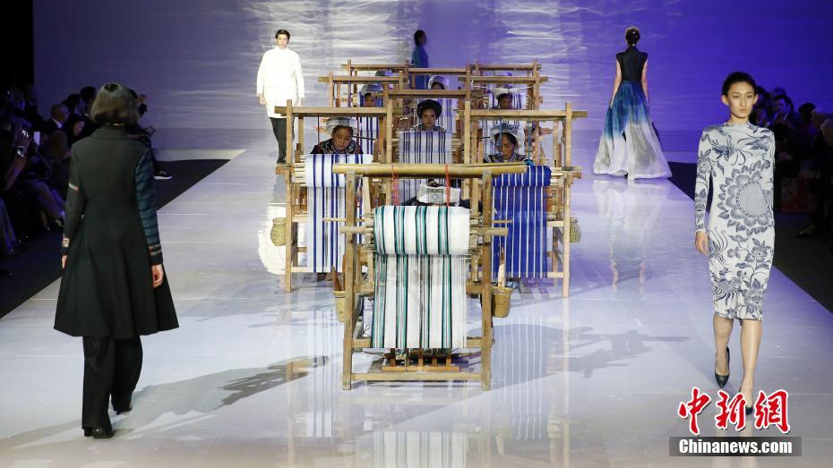 中國國際時裝周 模特與繡娘同臺