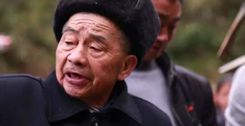 解碼中國丨這位當(dāng)代“愚公”在懸崖峭壁上鑿出7千米水渠,現(xiàn)實比神話傳說更震撼!