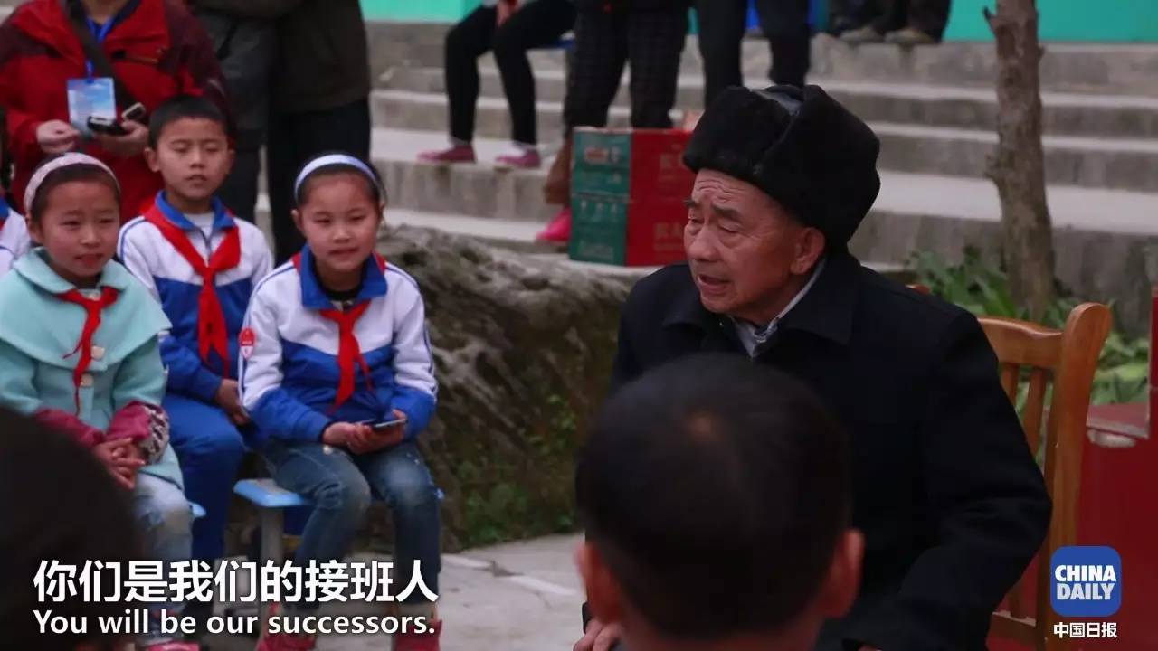 解碼中國丨這位當(dāng)代“愚公”在懸崖峭壁上鑿出7千米水渠,現(xiàn)實比神話傳說更震撼!