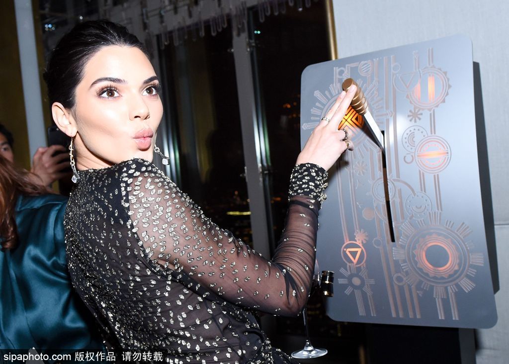 你“肯豆”又調皮了！ 瞪眼嘟嘟嘴滿臉俏皮