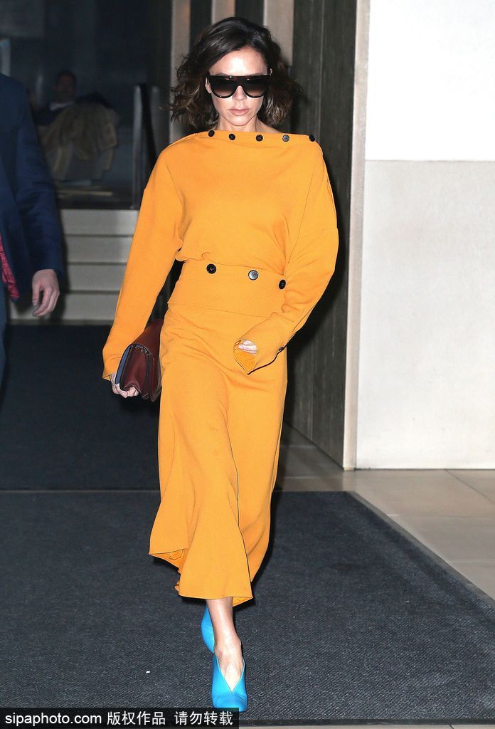 給春天一點顏色看看...盤點街拍中耀眼的一抹橙