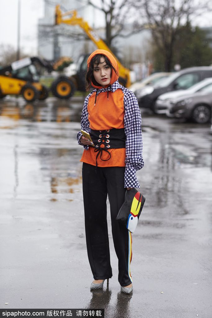 給春天一點顏色看看...盤點街拍中耀眼的一抹橙