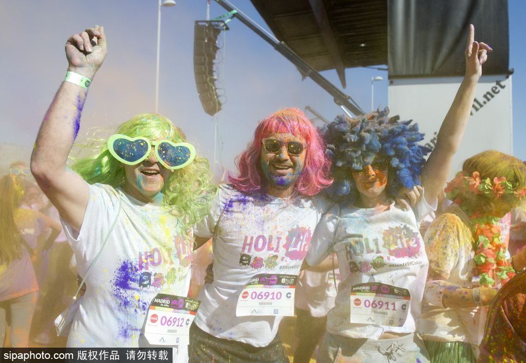 五彩青春奔跑不止 2017馬德里胡里節彩虹跑繽紛開跑