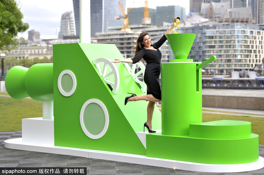 神奇！英國現(xiàn)巨型薯片機 可將薯片轉(zhuǎn)化成“味道云”