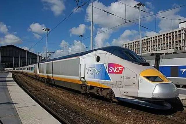 厭倦了國內高鐵餐？來看看“別人家的盒飯”長啥樣