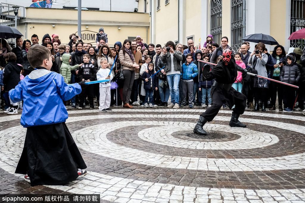 星戰40周年 意大利米蘭舉行“星球大戰日”coser云集
