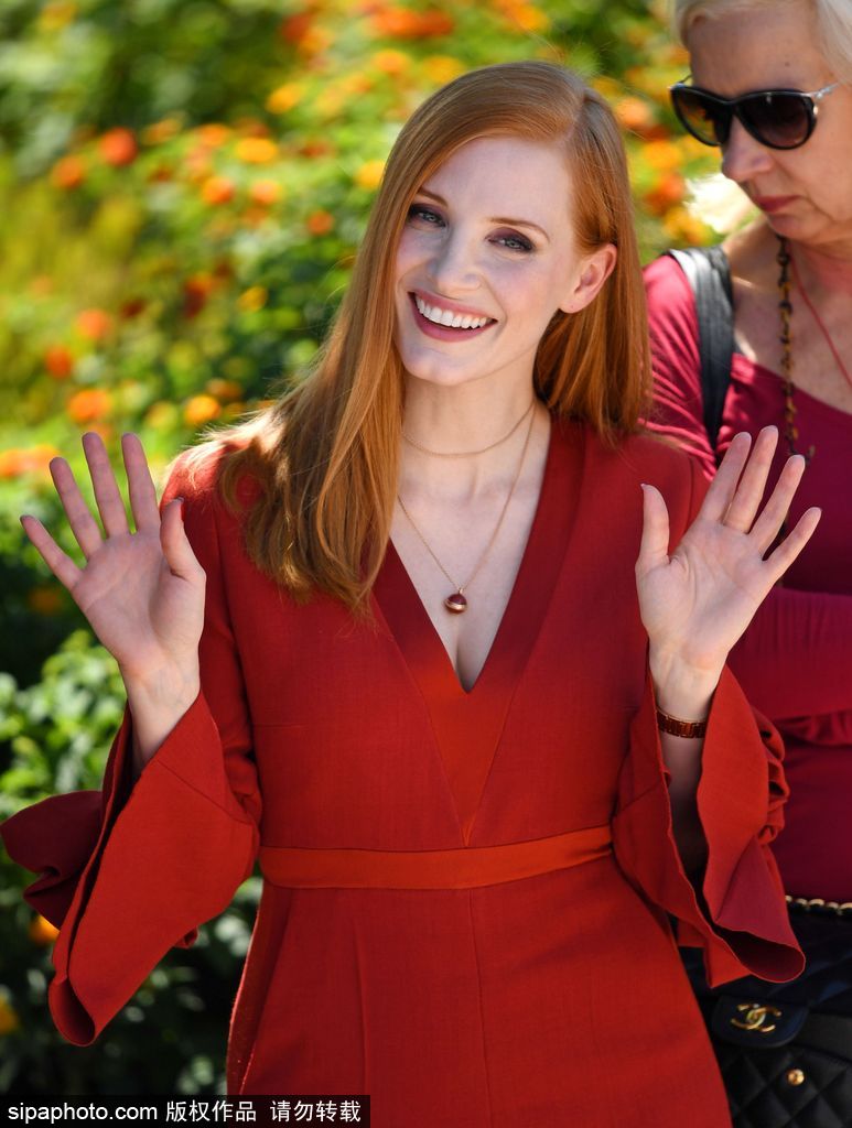 70屆戛納：笑的那個甜吶！被杰西卡·查斯坦的笑顏迷倒