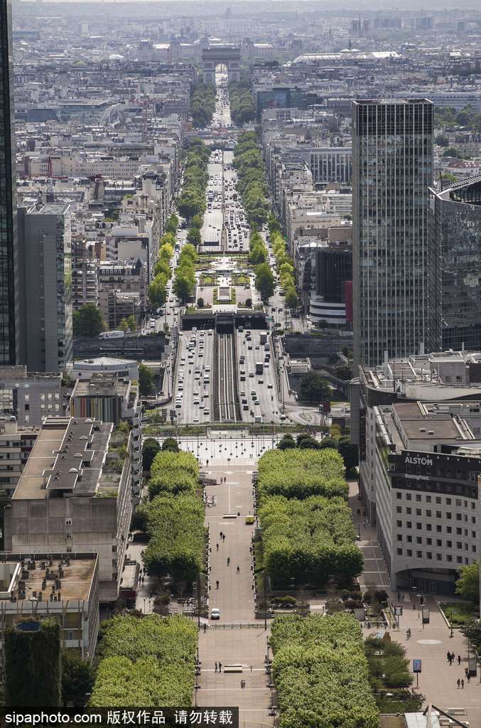 法國：凱旋門視角下的巴黎城市風光