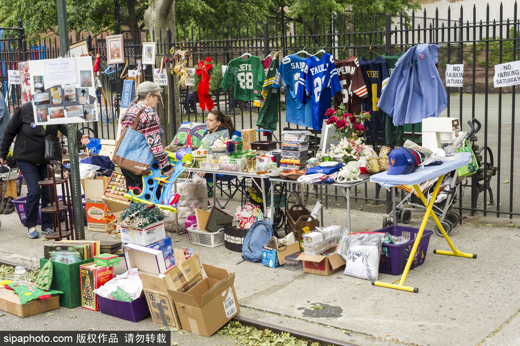 紐約民眾“淘寶”時節到來 年度跳蚤市場拉開帷幕