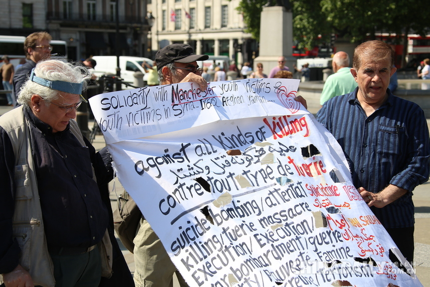 英國政府降半旗致哀 舉國悼念遇難者