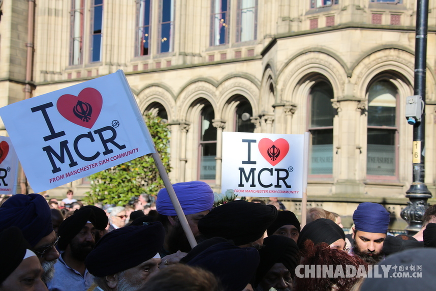 英國政府降半旗致哀 舉國悼念遇難者