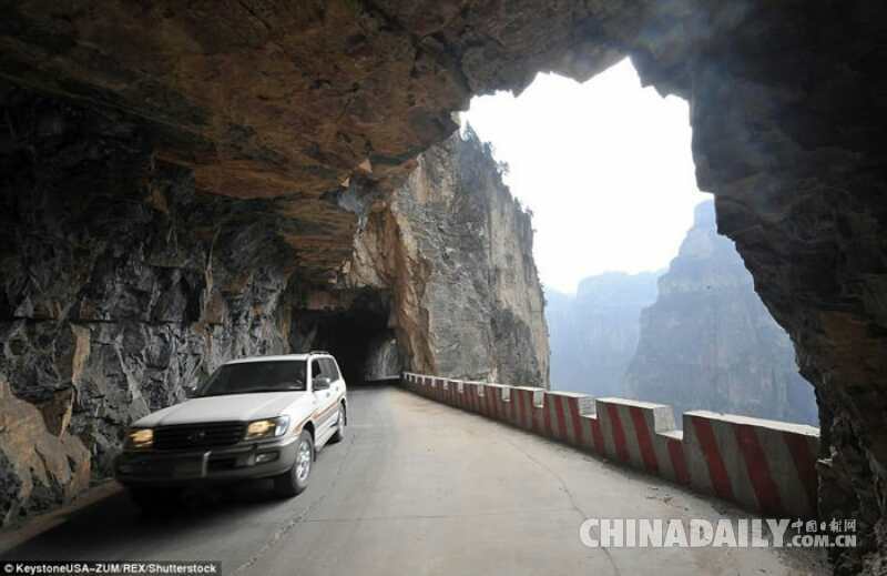 天險(xiǎn)公路成“網(wǎng)紅”（組圖）