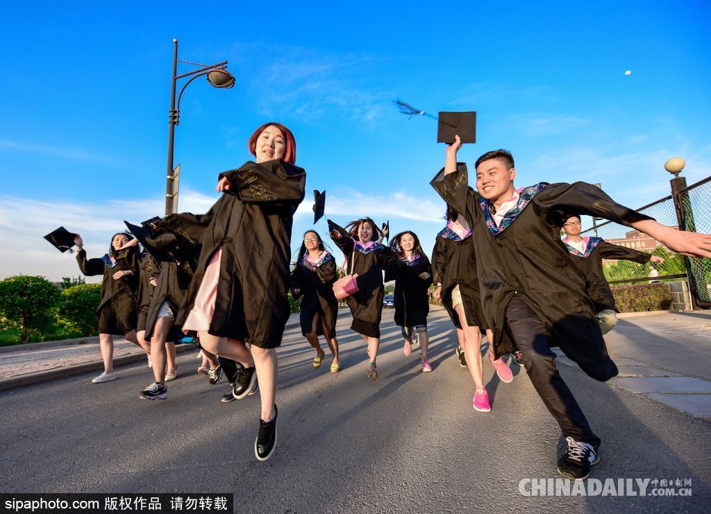 盤點(diǎn)創(chuàng)意畢業(yè)照 哪個(gè)是你的青春？