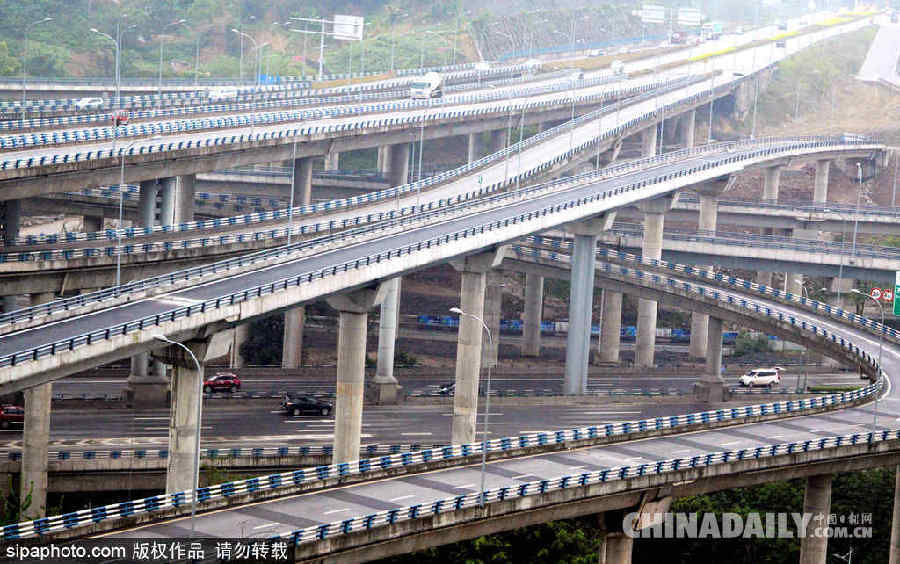 導航看哭車主看暈！重慶最復雜立交橋壯觀無比