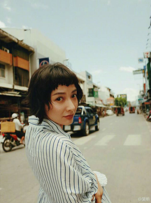 畢業季脫掉校服 學唐嫣劉詩詩換個減齡短發依舊元氣滿滿