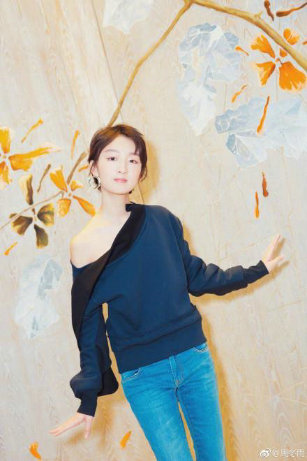 畢業(yè)季脫掉校服 學唐嫣劉詩詩換個減齡短發(fā)依舊元氣滿滿