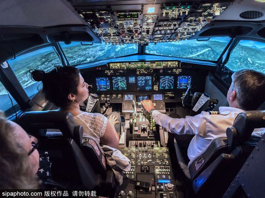 飛行恐懼癥患者福利 法國推出針對治療坐駕駛艙體驗安全性