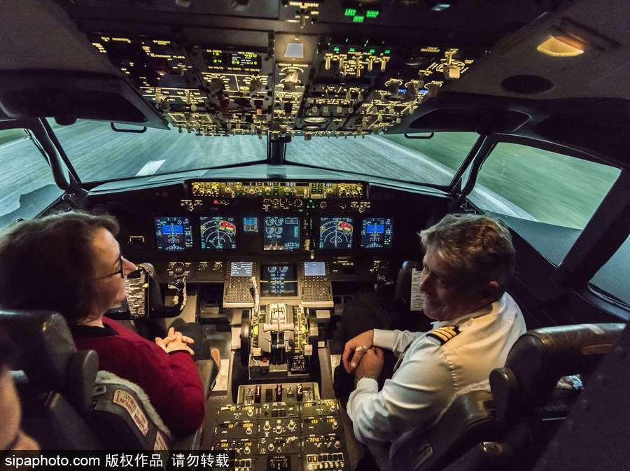 飛行恐懼癥患者福利 法國推出針對治療坐駕駛艙體驗安全性