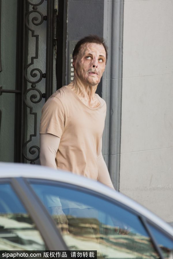 電影《皮囊》拍攝片場 西班牙男模面色猙獰帥氣面龐不再