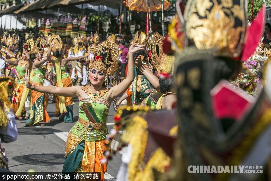 巴厘島藝術(shù)節(jié)開(kāi)幕游行 讓你領(lǐng)略不一樣的巴厘風(fēng)情