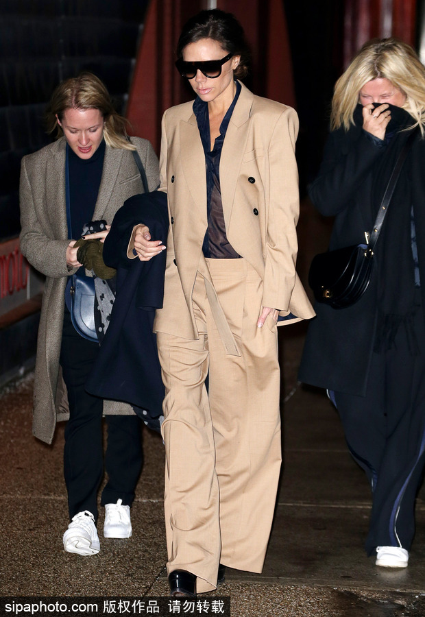 如何打造時髦上班路？“闊腿褲終結者”貝嫂告訴你